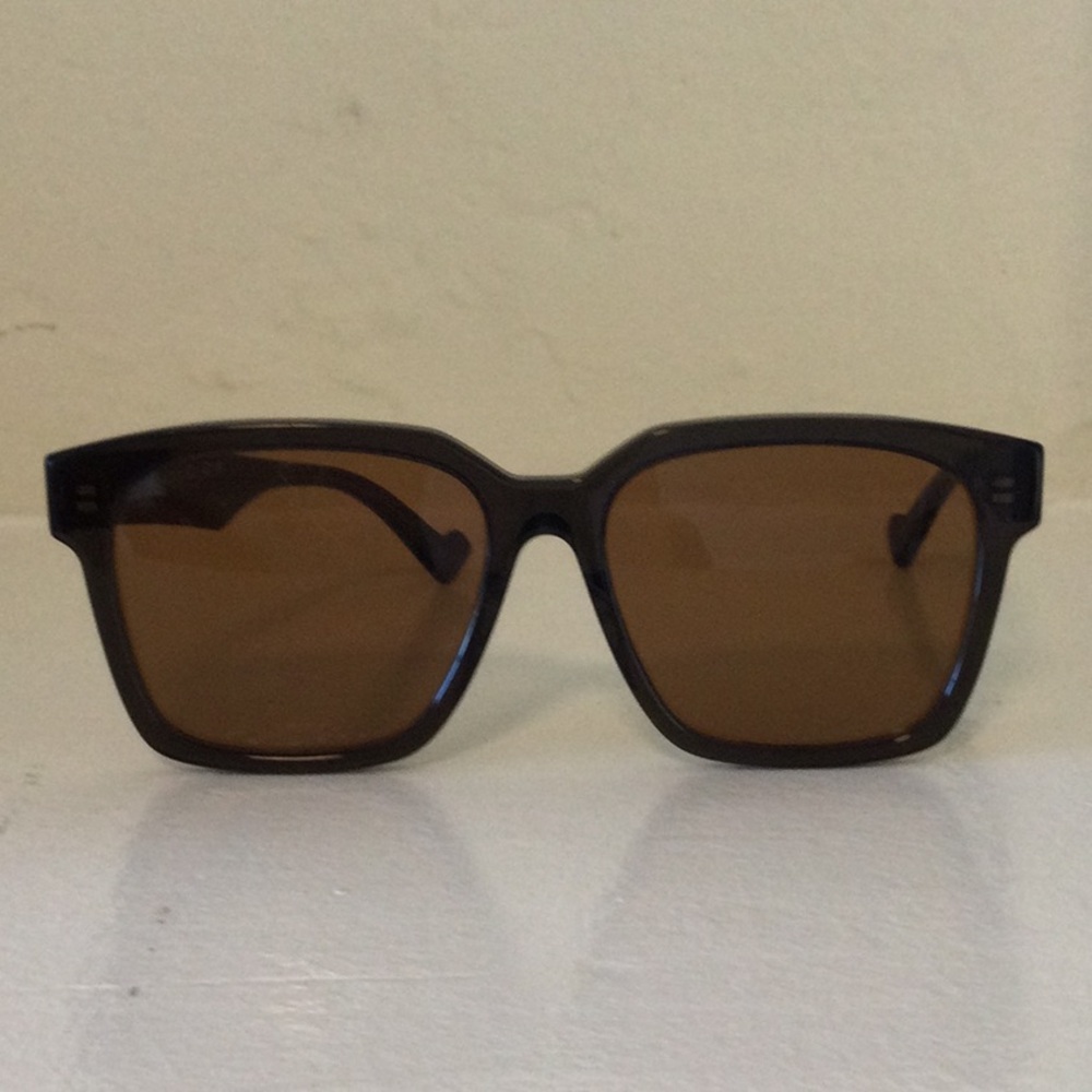Chic, Classic Gucci Sunglasses